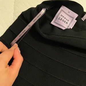 Herve Leger Cecilia Black skirt